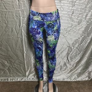 NWOT Pop Fit Tropical Leaf Floral Leggings
